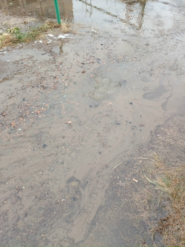 ‼Вот так бьет вода из под земли уже все утро и ночью, ко...