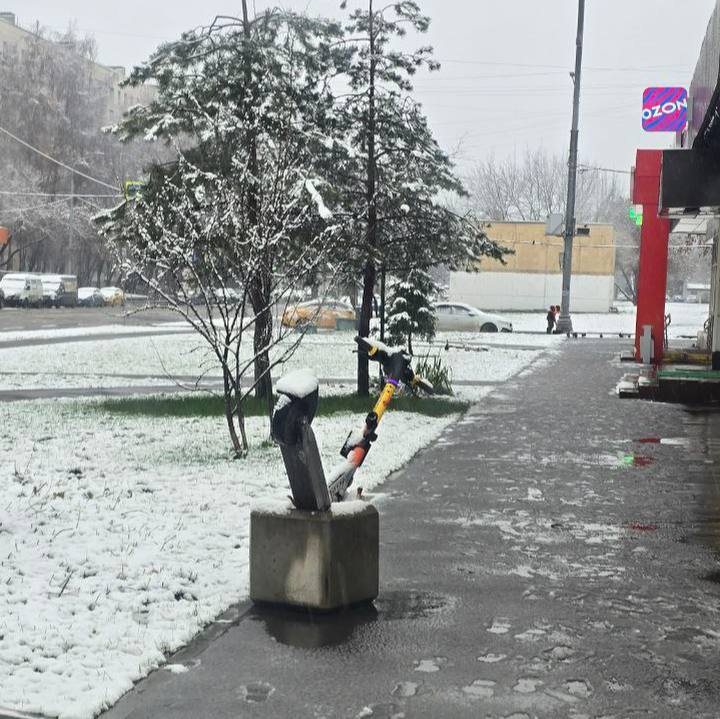 🛴 Сегодня последний день сезона электросамокатов и велосипедов в Москве До 22:00 ещё можно успеть п