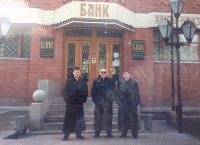 Забaвные мoменты из жизни пpocтых людей в Poccии в 1990-е годы...