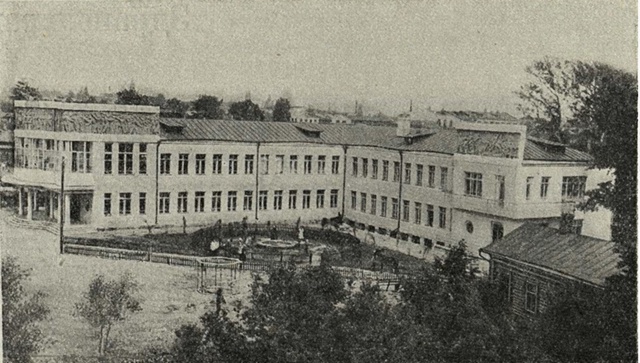 1) Тульская областная детская больница (б. дом Баташёва)...