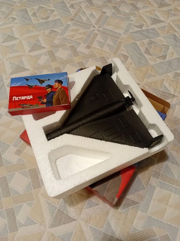 На российских маркетплейсах начали продавать игрушечные дроны-камикадзе «Герань-2»
Цена имбы — 500