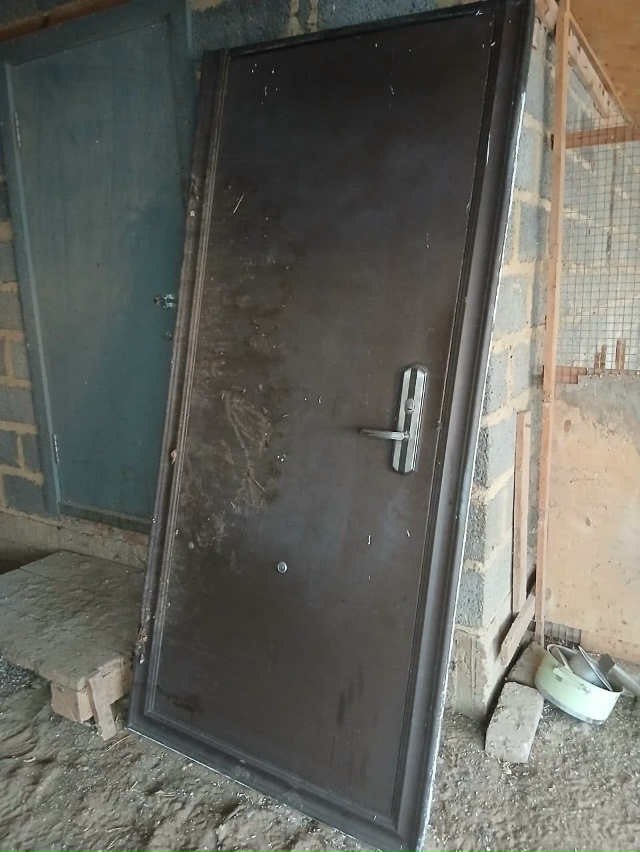 Продам дверь недорого все вопросы по телефону 89619046705 а?...