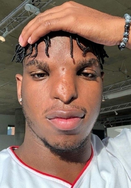 Джастин Стюарт - внешность, которая была причиной мног?...