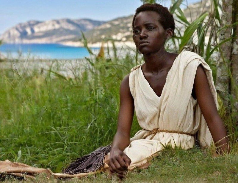 Вот как выглядит Елена в фильме Одиссея режиссёра Кристофер Нолан.
Заждалась на солнышке