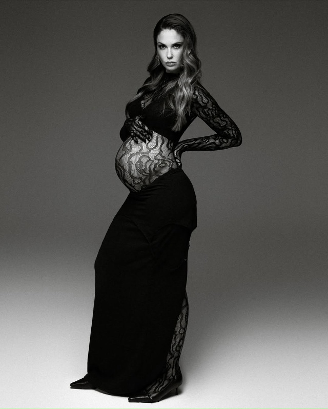 Ребята, слухи вокруг Агаты Муцениеце просто взорвали с...