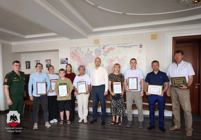 🇷🇺 Благодарности города и войсковых частей вручили ?...