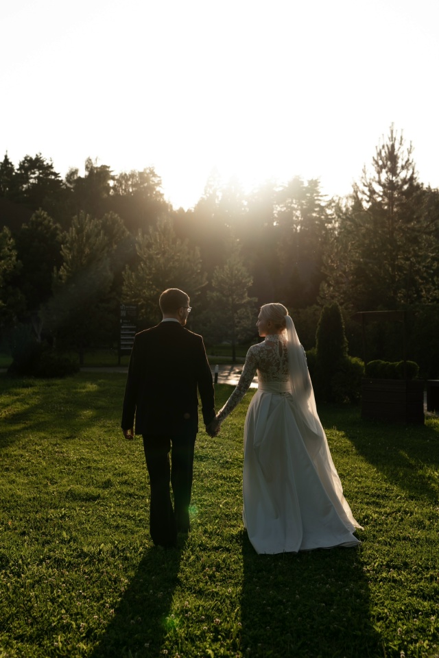 Всем привет, посты о прошедших свадьбах очень помогали...