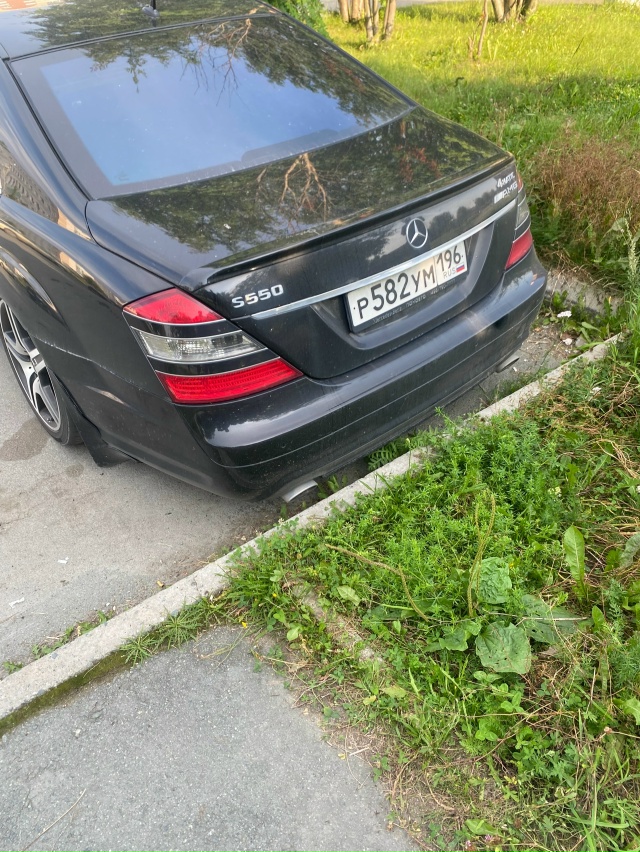 хозяин мерседеса, у тебя скручивали два мальчика крышк...