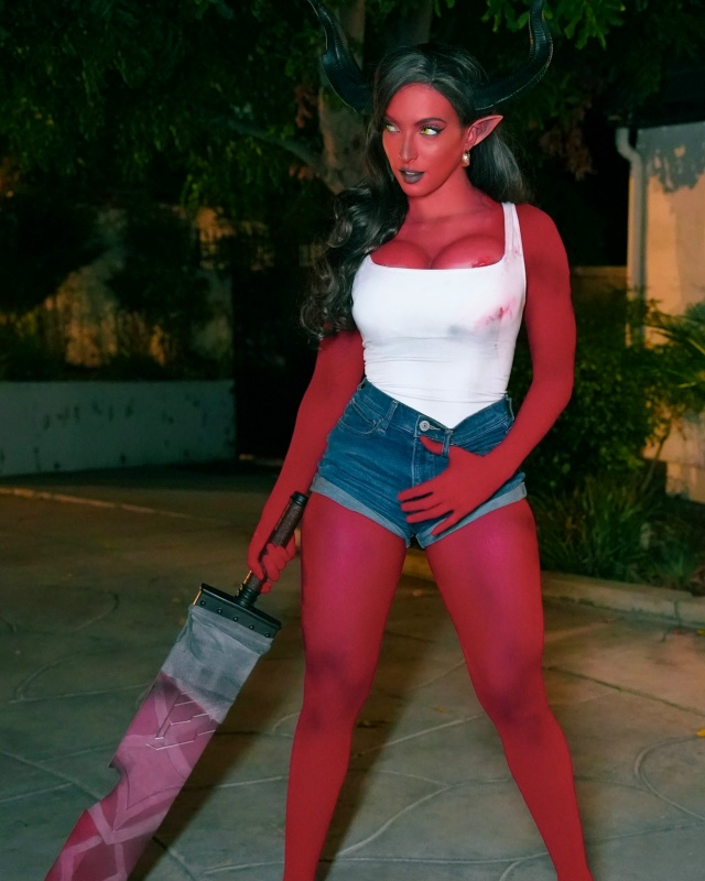 Косплей на Малеволу Гибб из Dispatch от Bri Torres