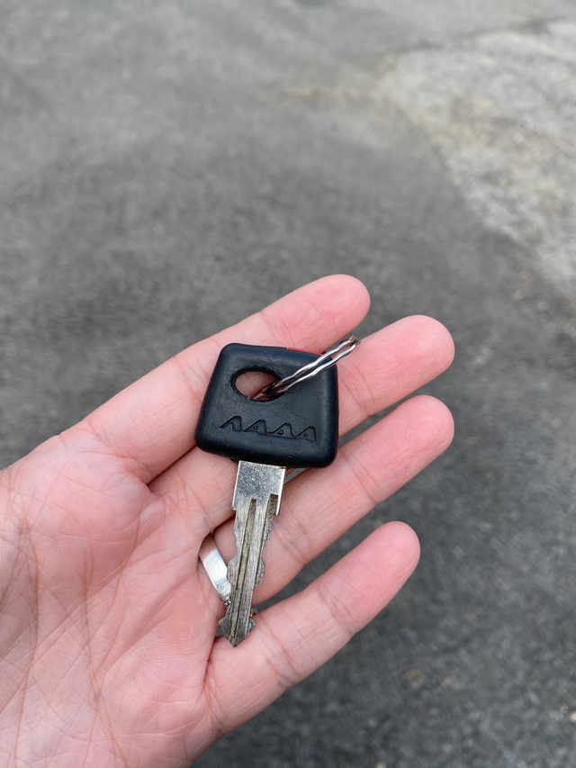 Кто потерял ключи ? Оставила в диспетчерской цеха 10, 1 п?...