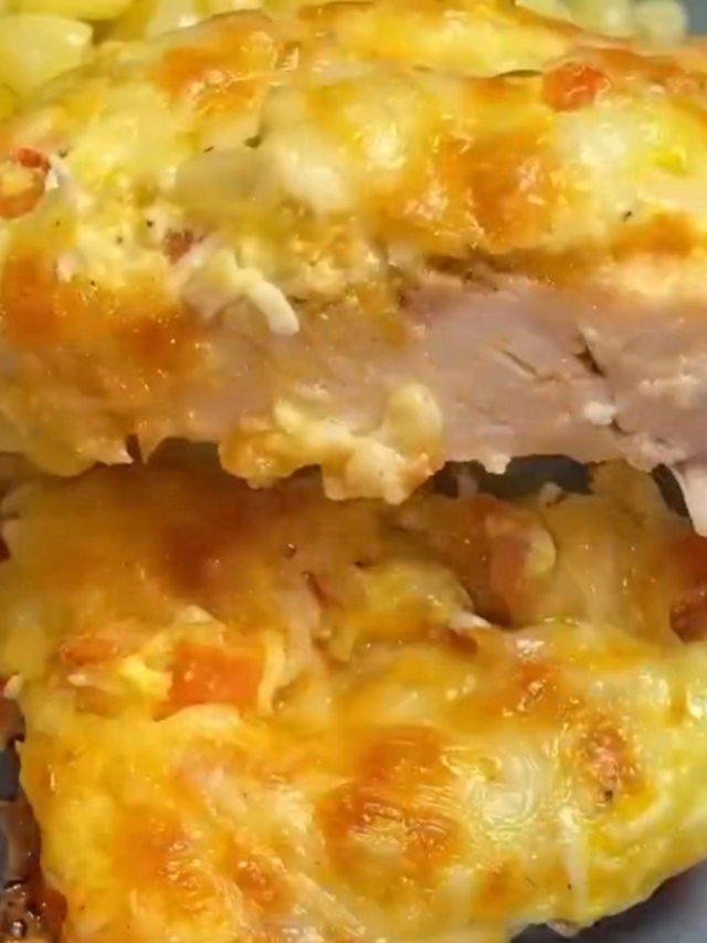 Вкуснейшие куриные отбивные под шубой! Потрясающее н?...