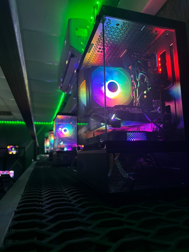 Открылся новый компьютерный клуб БУНКЕР по адресу г.Аб...