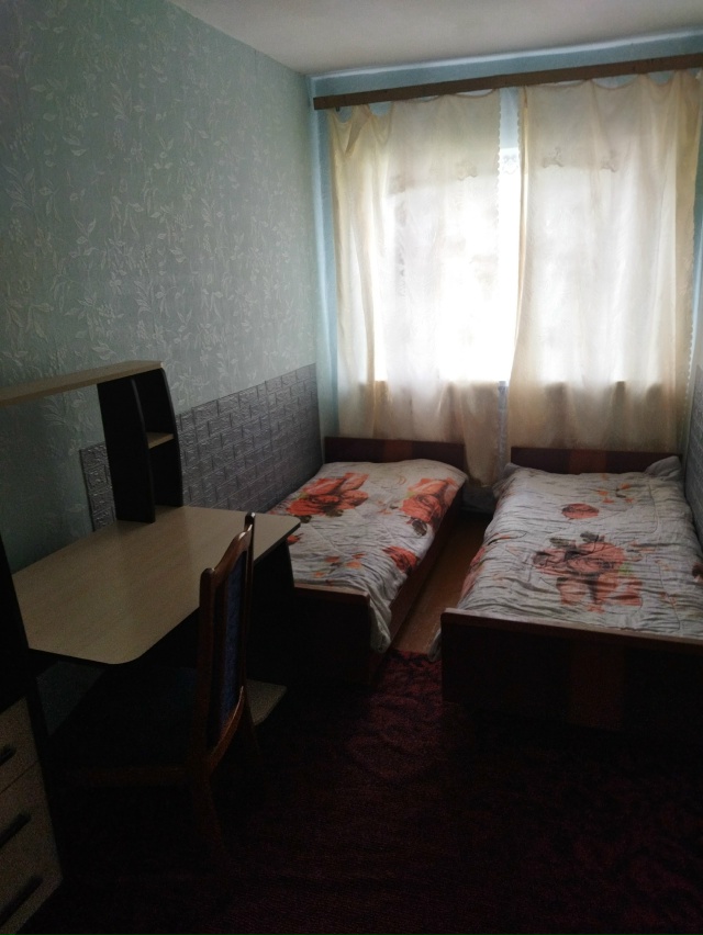 Админ выложи пожалуйста. Будет сдаваться большой 4 ком?...