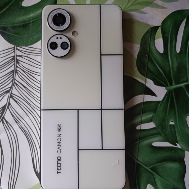 Найден телефон на улице Герцена, не далеко от озона.22.11....