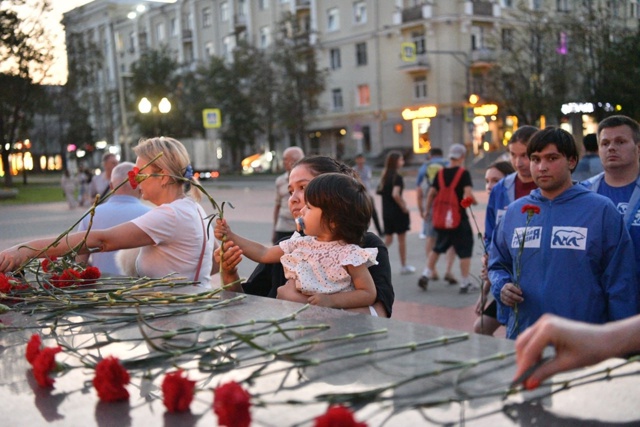 🕯Память детей-жертв Донбасса почтили в Балашихе
На ?...