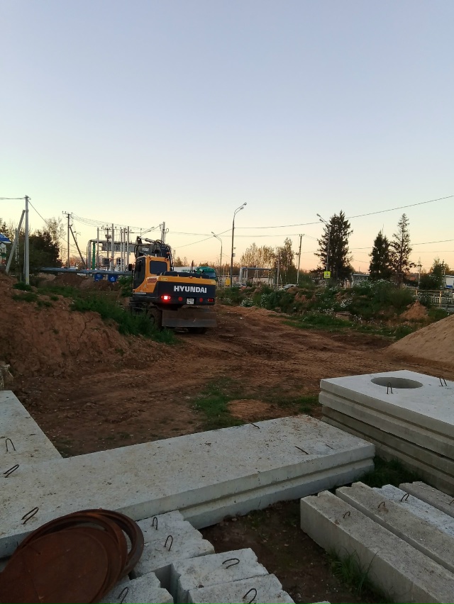 Вот так у нас работает техника подрядчиков которые зан...