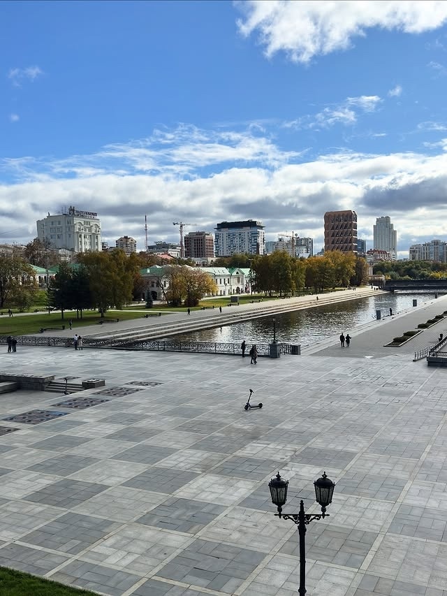Солнечный денёк в столице Урала☀️