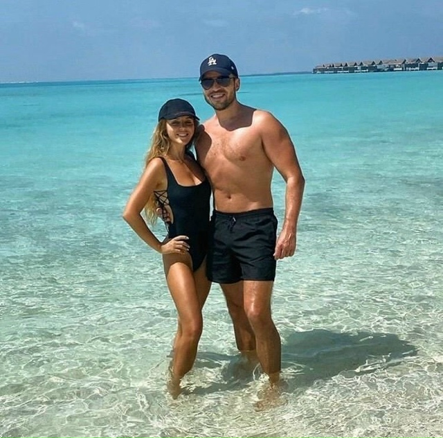 Вот это Александр Ревва с женой изменились😅 Деньги т?...