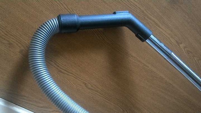 Уфимец засунул себе в задницу трубу от пылесоса, прове?...