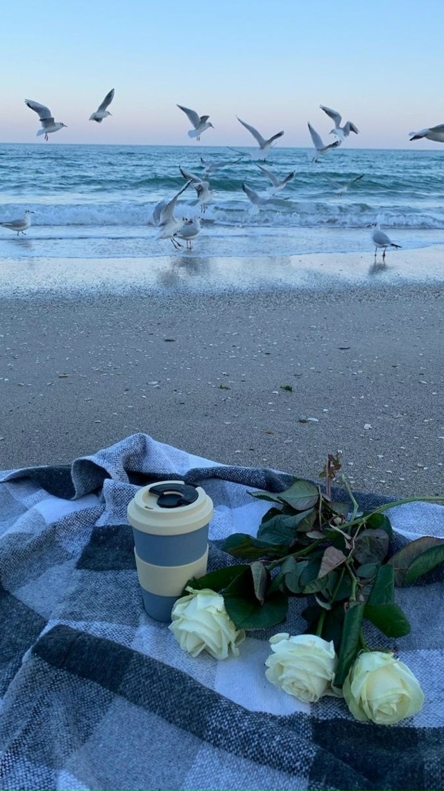 Синий - цвет спокойствия и силы одновременно...