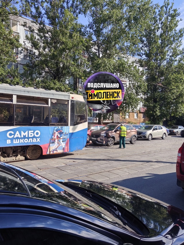 Понедельник – день тяжелый для трамвайного движения.
...