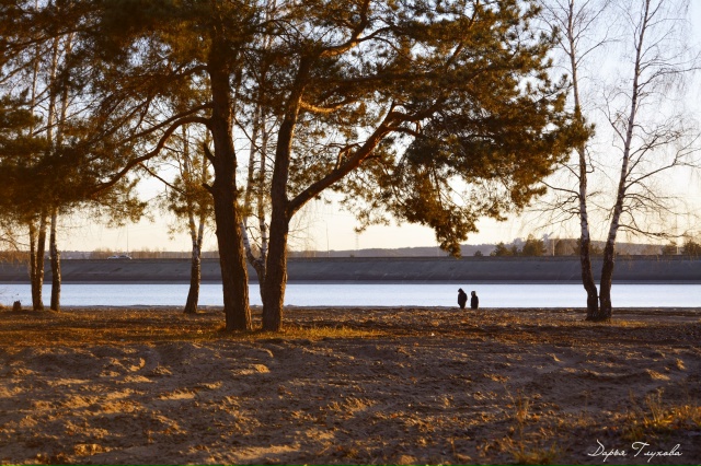 В любое время года, суток, при любой погоде, люди находя...