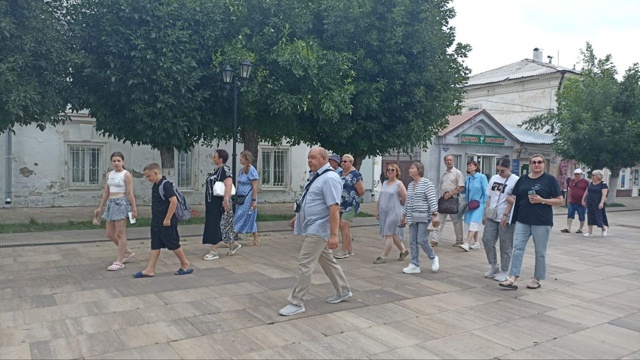 🛳️ В Вольск снова прибыл туристический теплоход «Ва?...