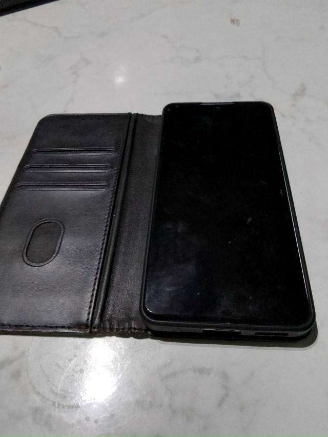 Здравствуйте. Найден телефон поко.Верну за вознагражд?...