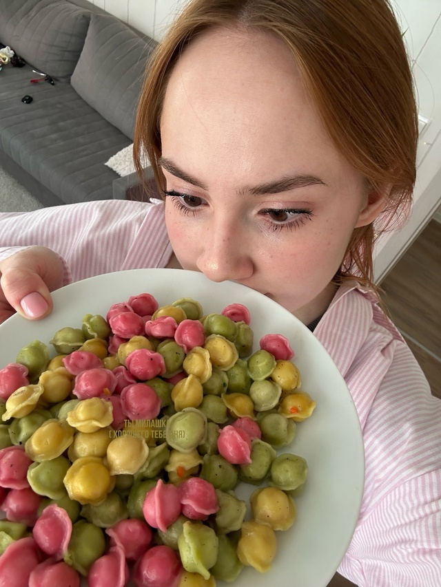 Присмотрись к пельменям ?