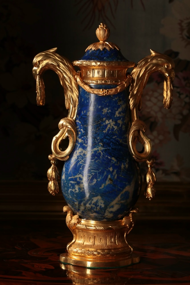 Весенняя палитра Большого петергофского дворца🪻