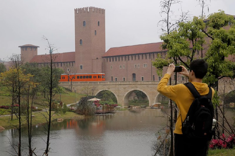 Так выглядит кампус Huawei Ox Horn в китайском городе Дунгуань: это не обычный офис из стекла и бето