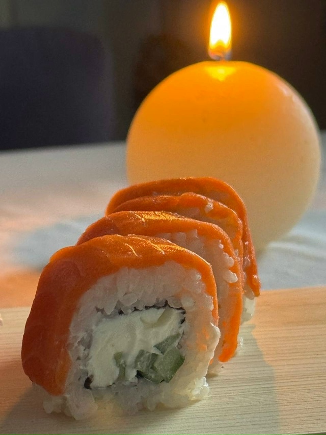 Роллы в выходные - база.
Роллы из [club200618773|«Там, где прав...