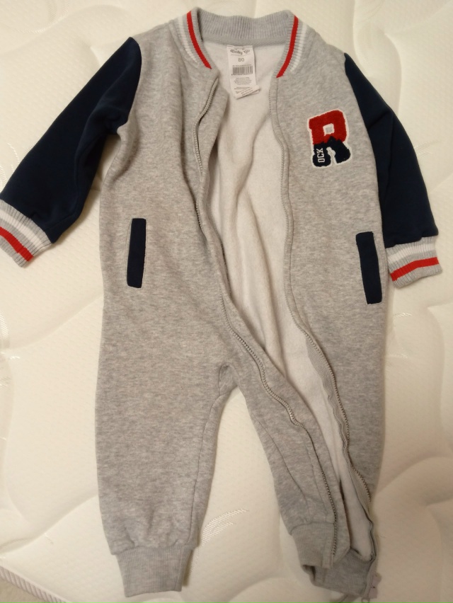 Отдам вещи на мальчика размер 56-86, распашонки, боди, ком...