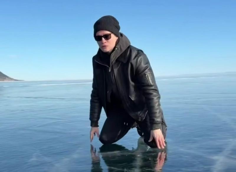 Депутаты Госдумы придумали, как заставить зумеров рожать — через песни Шамана.
По их версии, молодё