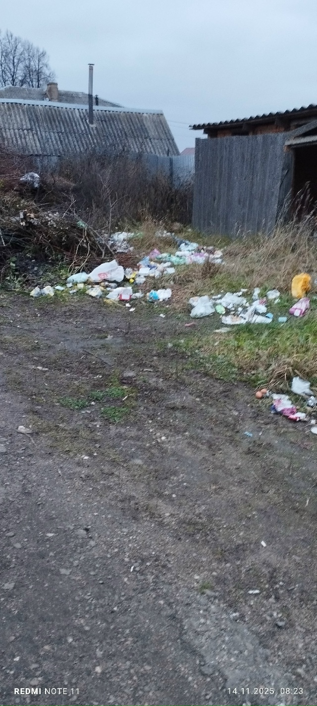 ул.Коммунистическая во всей красе, неужели за это никт?...