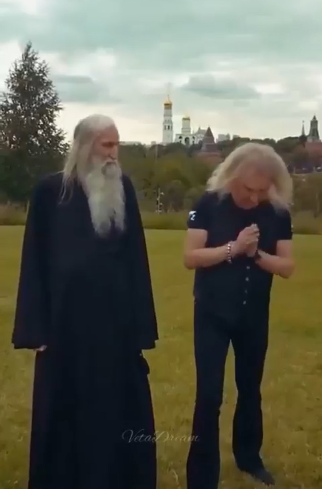 Настолько сильно, что даже появились слезы на глазах.