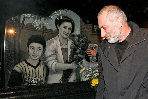 Виталий Калоев, потерявший семью в авиакатастрофе, реш...