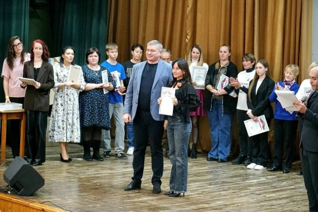 В преддверии Дня добровольца поздравил евпаторийских ...