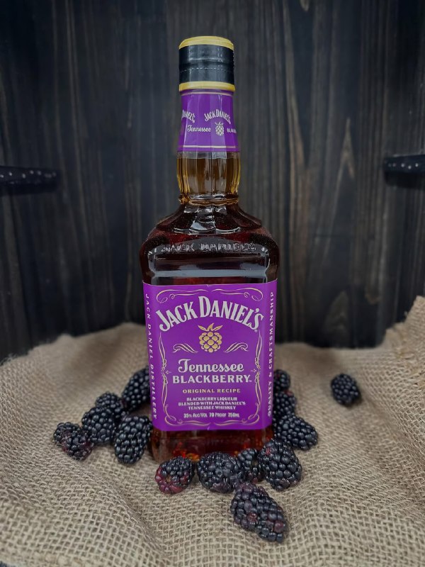 Мам купи: Jack Daniel's выпустил ежевичный виски — Tennessee Blackberry.
Это смесь обычного виски и