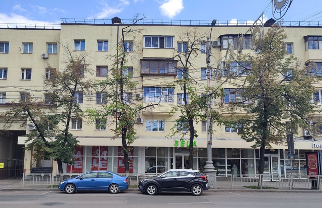 Улица Кирова, в центре Воронежа, когда-то была очень зе?...