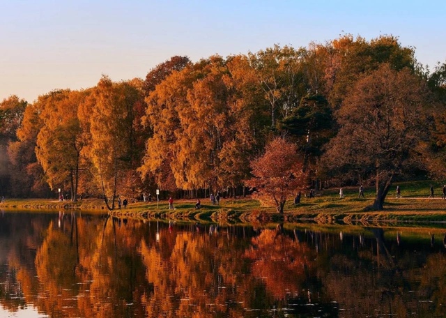 Где гулять этой осенью?
Собрали живописные места, где...