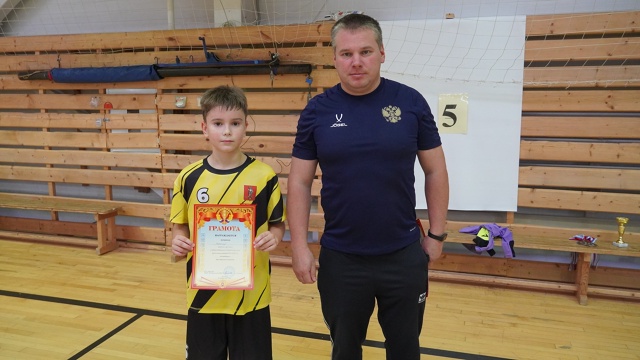 Юные футболисты Никольска отпраздновали День народно?...