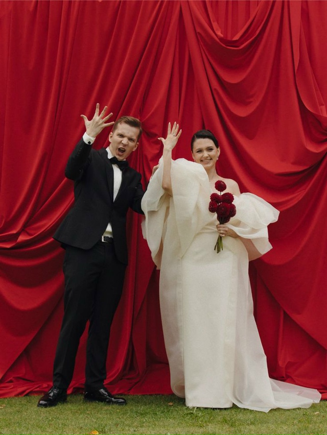 Смелый и непривычный монохром на свадьбе ❤
Вы бы реши?...