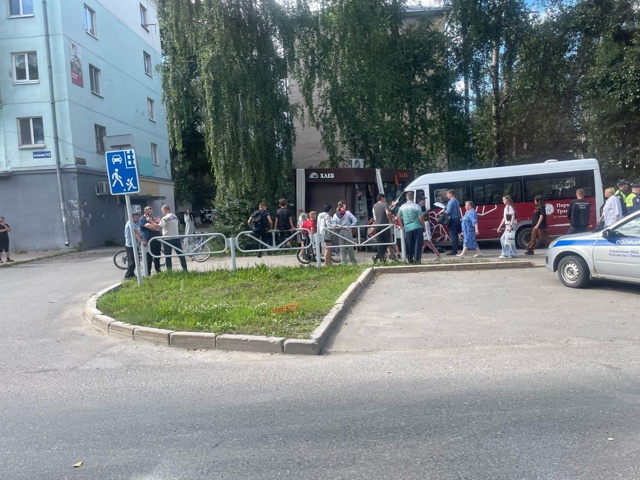 Подробности выезда маршрутки в киоск на Маршала Рыбал?...