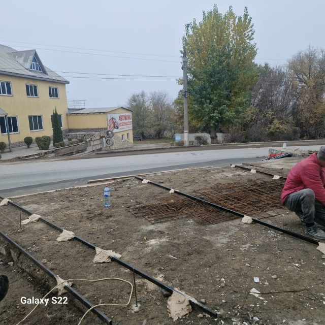📲Обустройство «Аллеи воинов-цементников» продолжает...