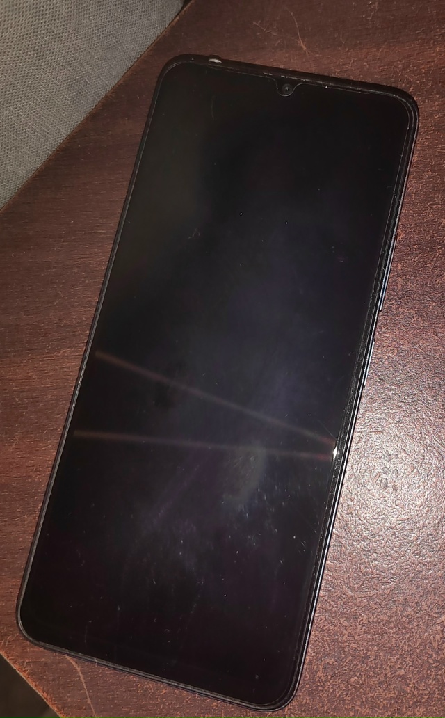 Найден телефон. Верну владельцу, обращаться в лс.