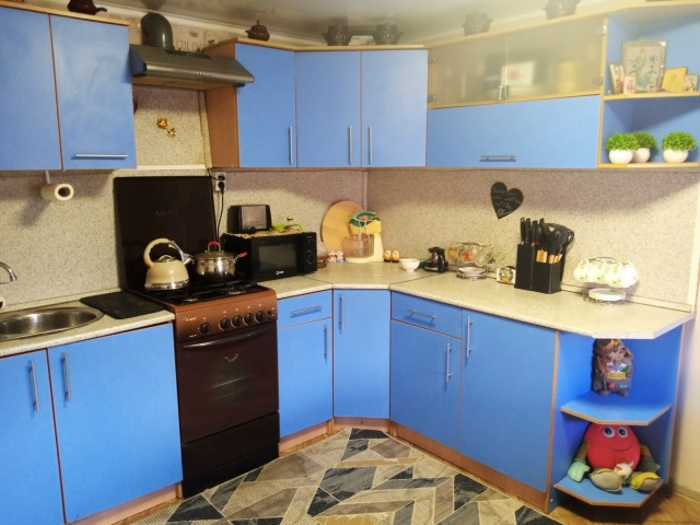 Продам кухонный гарнитур размер 2*2м
89096007134