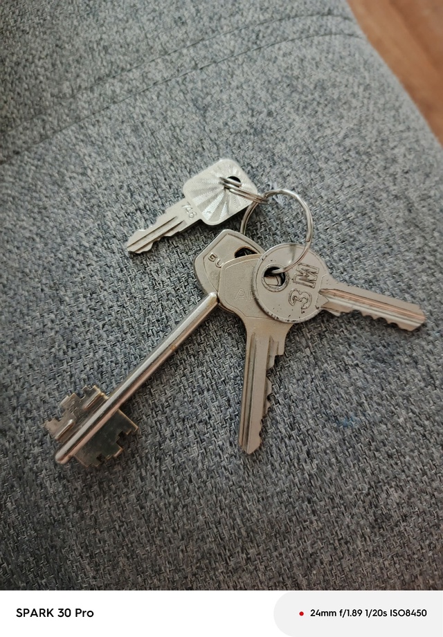 Ежедневно в 21 час по местному времени Ваши вопросы.
1⃣ ...