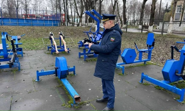 ‼️ Девочка разбила лицо на спортплощадке
В Локте про...