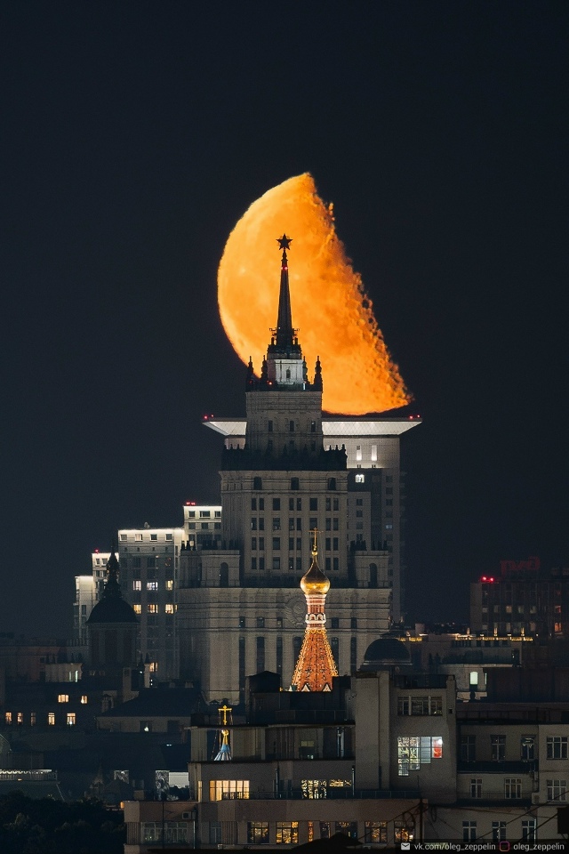 Дом на набережной, Покровский собор, Высотка на Красны?...